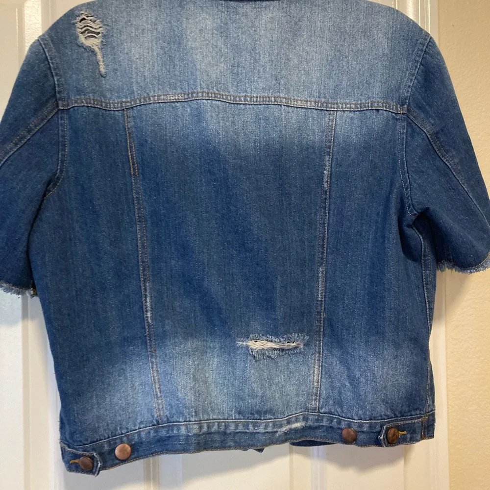 Distressed Jean jacket - Picture 3 of 6